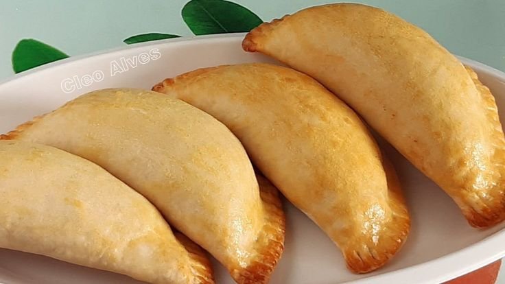 Pastel de Forno com Massa de Iogurte: Um Toque Especial em Sua Cozinha