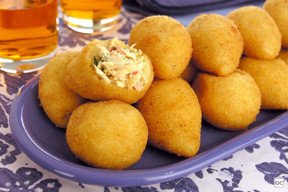 Coxinha de Frango com Massa de Batata